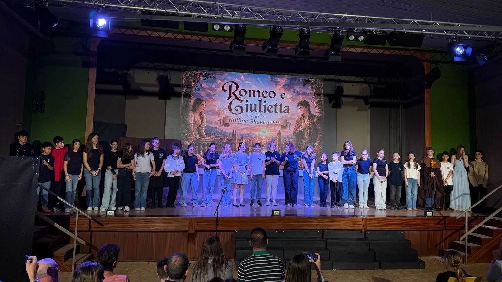 
1_Teatro_in_lingua_Scuola_Media_Don_Bosco_Borgomanero_1